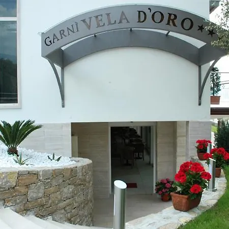 Garni Vela D'oro 布雷佐内加尔达