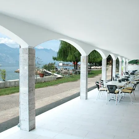 Garni Vela D'oro 3* ブレンゾーネ