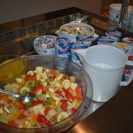 ホテル Garni Vela D'oro 3*